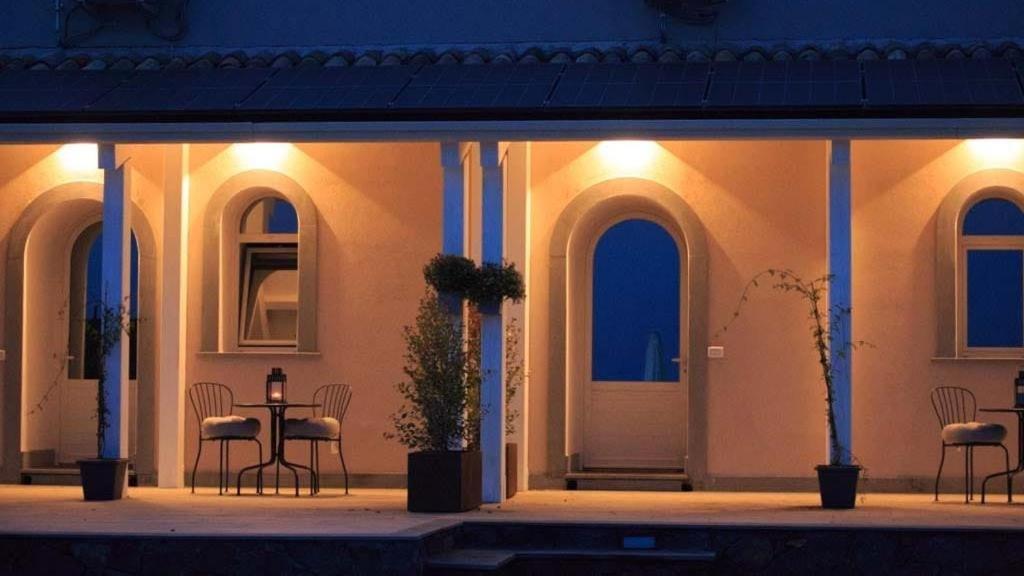 Maison Divaga Fleri ภายนอก รูปภาพ